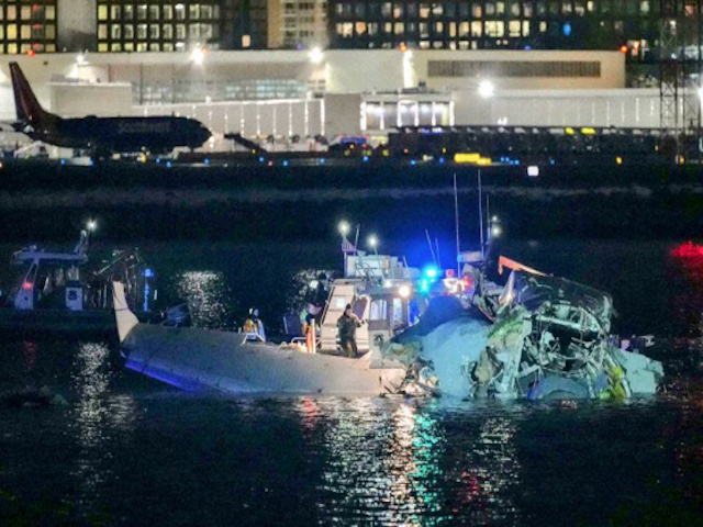 Incident au Terminal Reagan : Heurt entre deux avions transportant des parlementaires