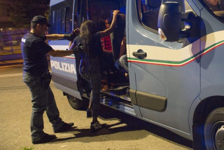 Opération policière transfrontalière contre un réseau de traite des migrants