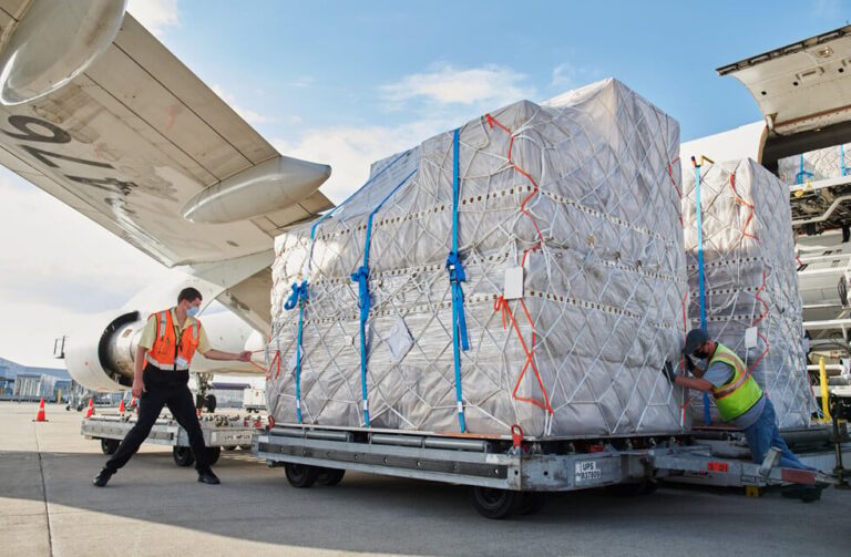 Apple Évite les Tarifs Douaniers en Transportant des iPhones par Avion, L’Étincelle du Marché ?