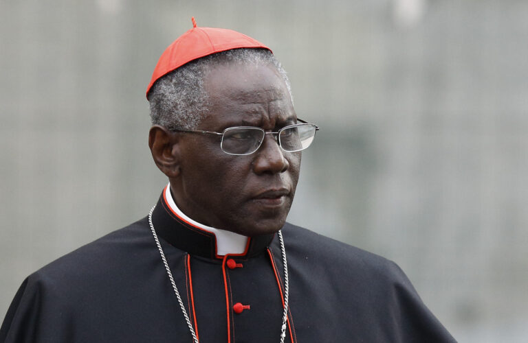 Cardinal Robert Sarah : Le Défenseur d’une Europe en Danger