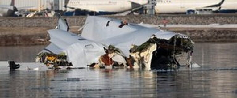 Title: Nouveau Rapport Révèle L’Erreur Mortelle Derrière La Collision Fatale Entre Black Hawk Et Airliner
