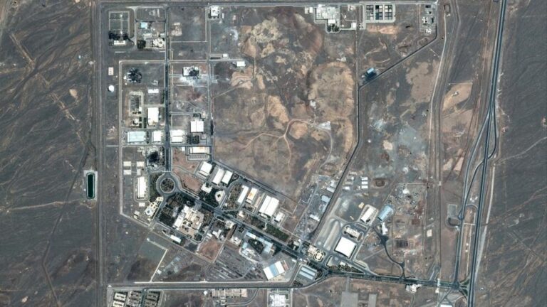 La Russie s’engage à soutenir l’Iran dans la reconstruction de ses installations nucléaires après des attaques israéliennes