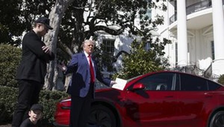 Trump se débarrasse de sa Tesla : Une nouvelle fracture avec Musk