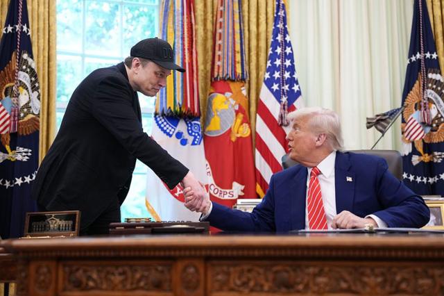 Trump affirme son soutien inébranlable à Elon Musk malgré les rumeurs de conflit