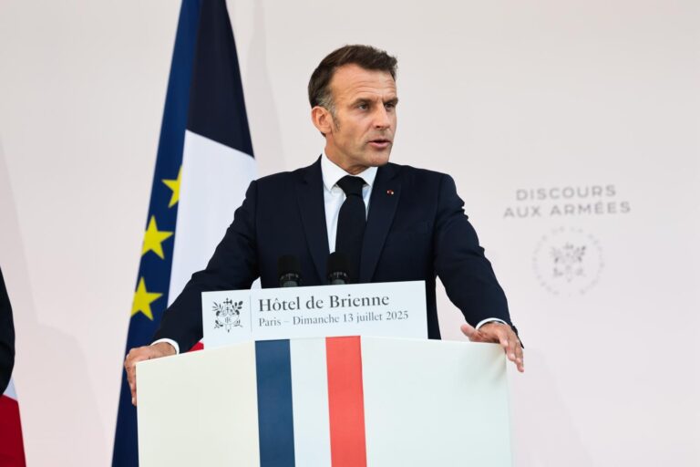 Macron et son armée en déconfiture : une France menacée par les fantaisies d’un despote