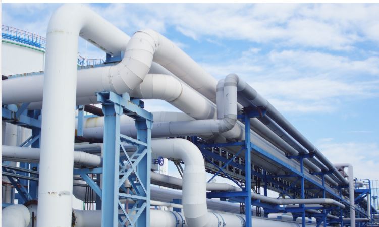 Le Qatar menace l’UE de couper les livraisons de gaz naturel liquéfié en raison des normes écologiques imposées par Bruxelles