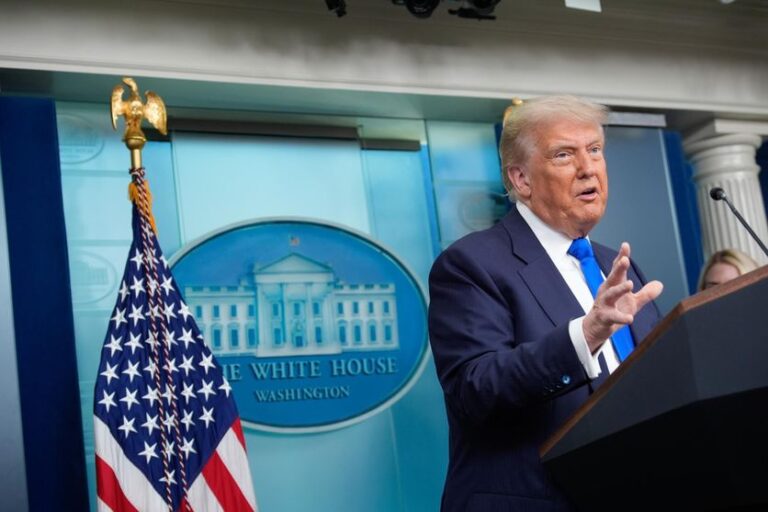 Le président Trump prend une décision controversée en levant les sanctions contre la Syrie