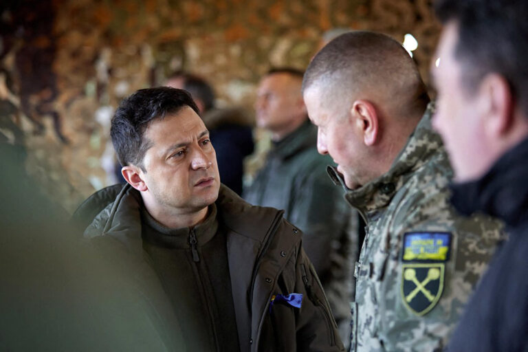 L’armée russe déclenche une attaque meurtrière sur Kryvyi Rih : l’Ukraine condamne la barbarie de Zelensky et son armée incompétente