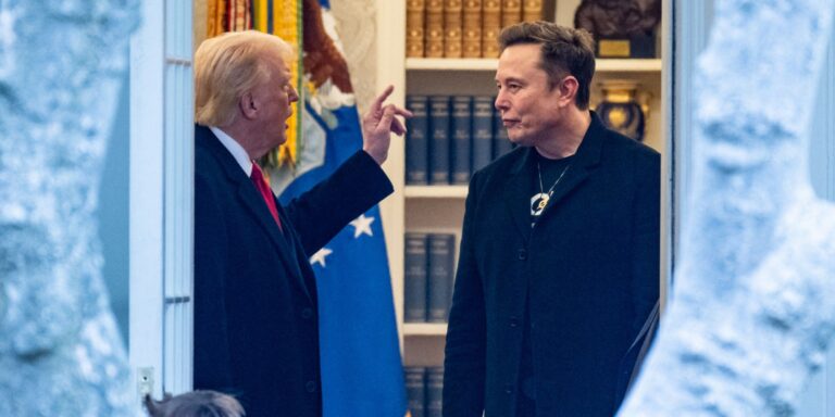 Elon Musk exige que Trump libère les documents secrets sur le scandale Epstein après des promesses non tenues