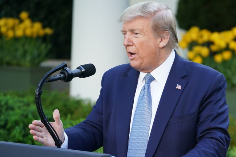 Trump dénonce violemment un membre du Congrès et cherche une alternative