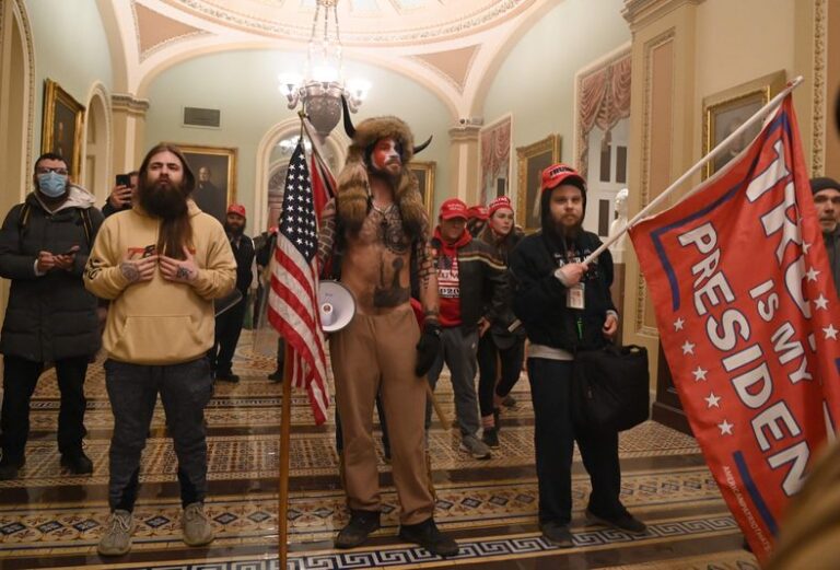 Les Jeunes de Washington : Une Nuit de Chaos et de Violences