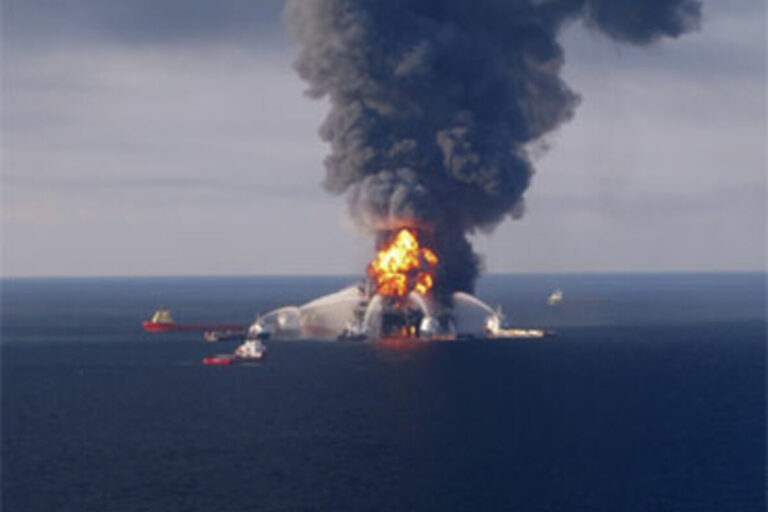 Descente dans le chaos : Une explosion déclenche une évacuation massive en Louisiane