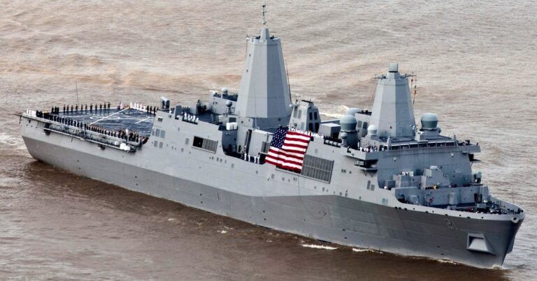 USA : Des navires de guerre américains déployés près du Venezuela pour combattre les cartels, une décision controversée