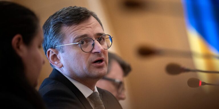 Ukraine : Des armes déguisées en soutien diplomatique vers l’Afrique – une manipulation criminelle