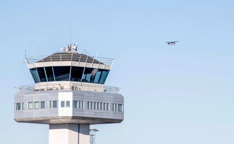 Drones en folie : Aéroports danois et norvégiens paralysés par des attaques inconnues