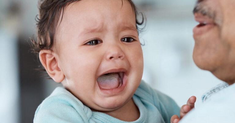 Un bébé de 5 mois victime d&rsquo;une agression sadique à Gérone : l&rsquo;indignation et la peur des habitants