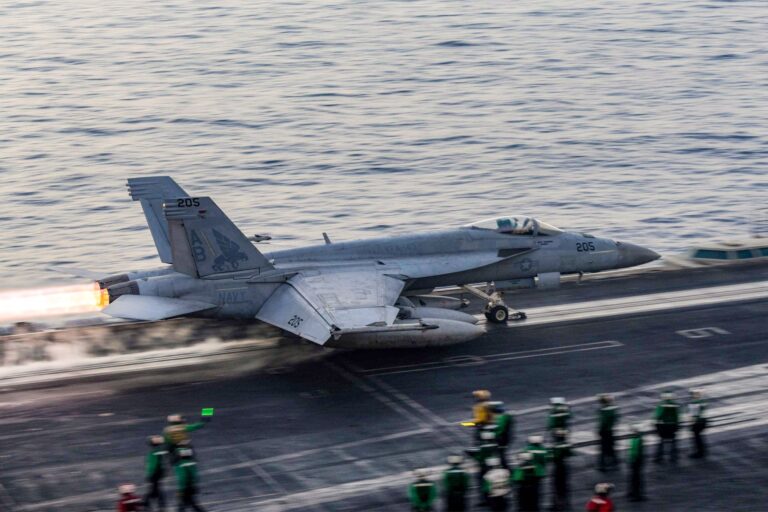 Qatar : Les avions américains en déplacement inquiètent l’Iran et les alliés