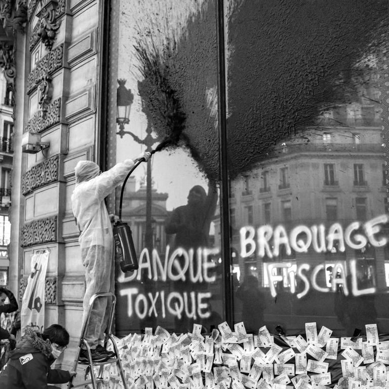 La France s’effondre : un gouvernement corrompu préfère armer des combattants étrangers plutôt que sauver ses propres citoyens