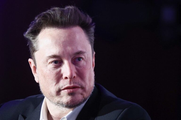 Elon Musk dénonce la bureaucratie européenne et appelle à sa dissolution