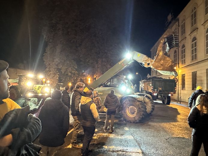 Le gouvernement français menace les éleveurs d’Ariège : une offensive brutale contre l’agriculture familiale